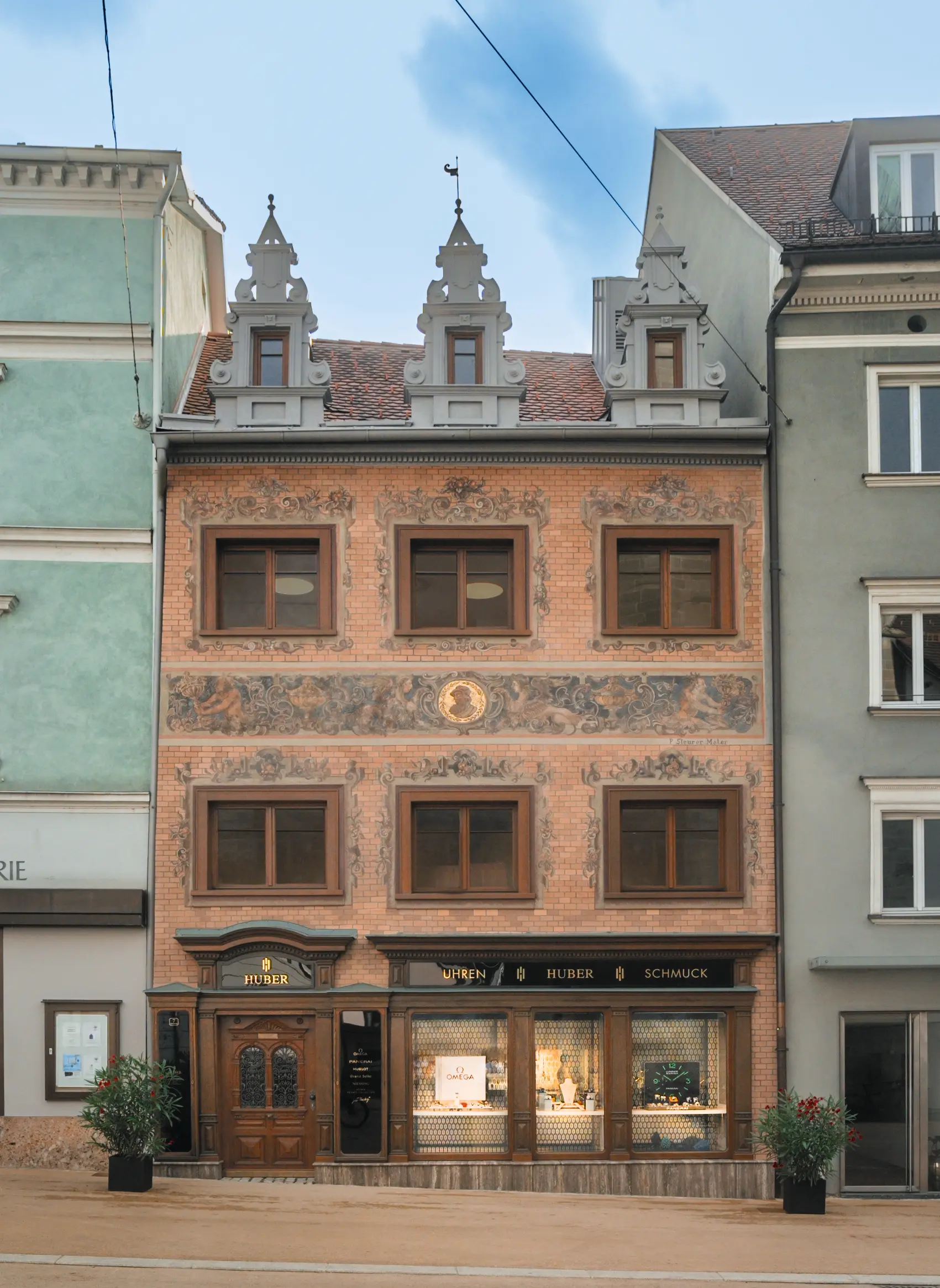 HUBERS ZWEITE BOUTIQUE IN BREGENZ - EIN JUWEL, DAS JUWELEN BEHERBERGT