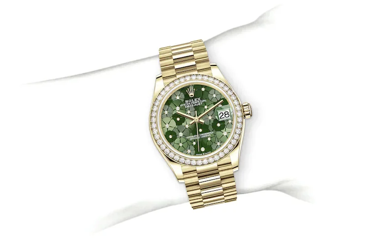 Rolex with the top diamonds keep me shining